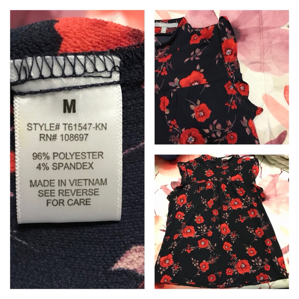 Red Floral, navy Scoop Neck Top. Sz:Medium